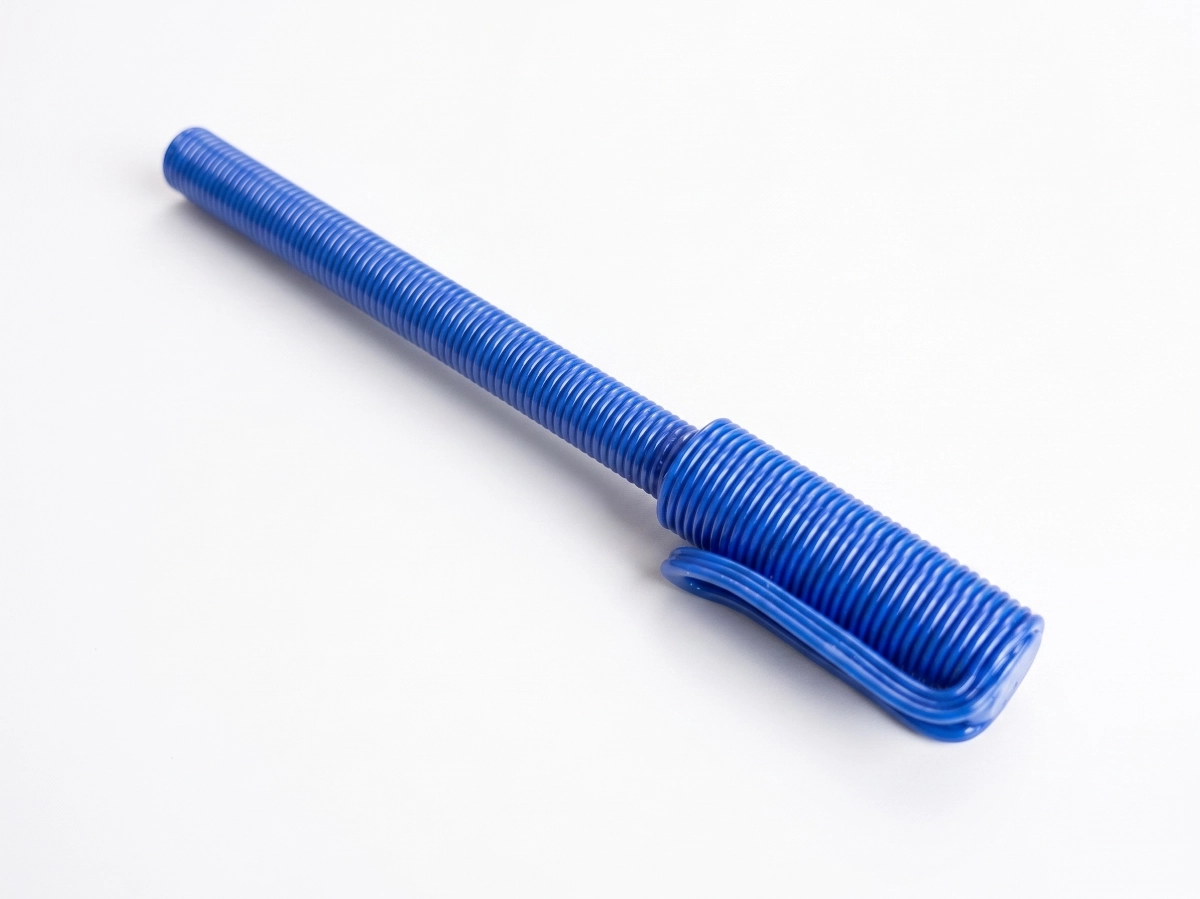 Bouchon vissé sur le crayon